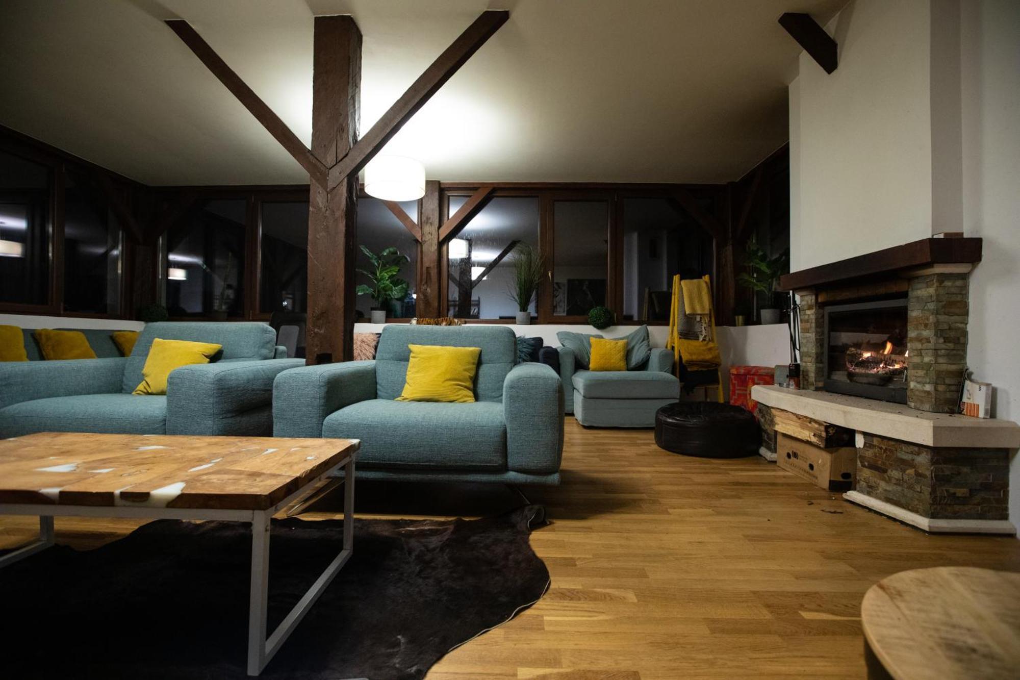 Maison de l'Amour Brebu Nou Extérieur photo