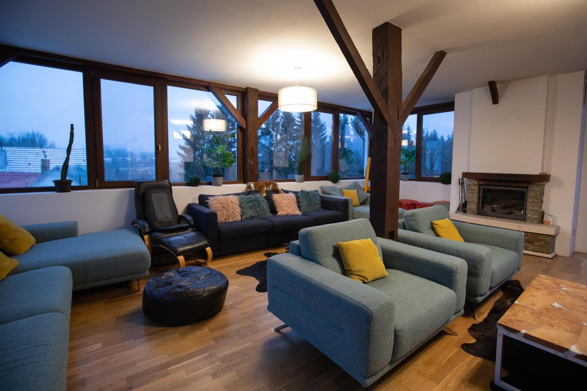 Maison de l'Amour Brebu Nou Extérieur photo