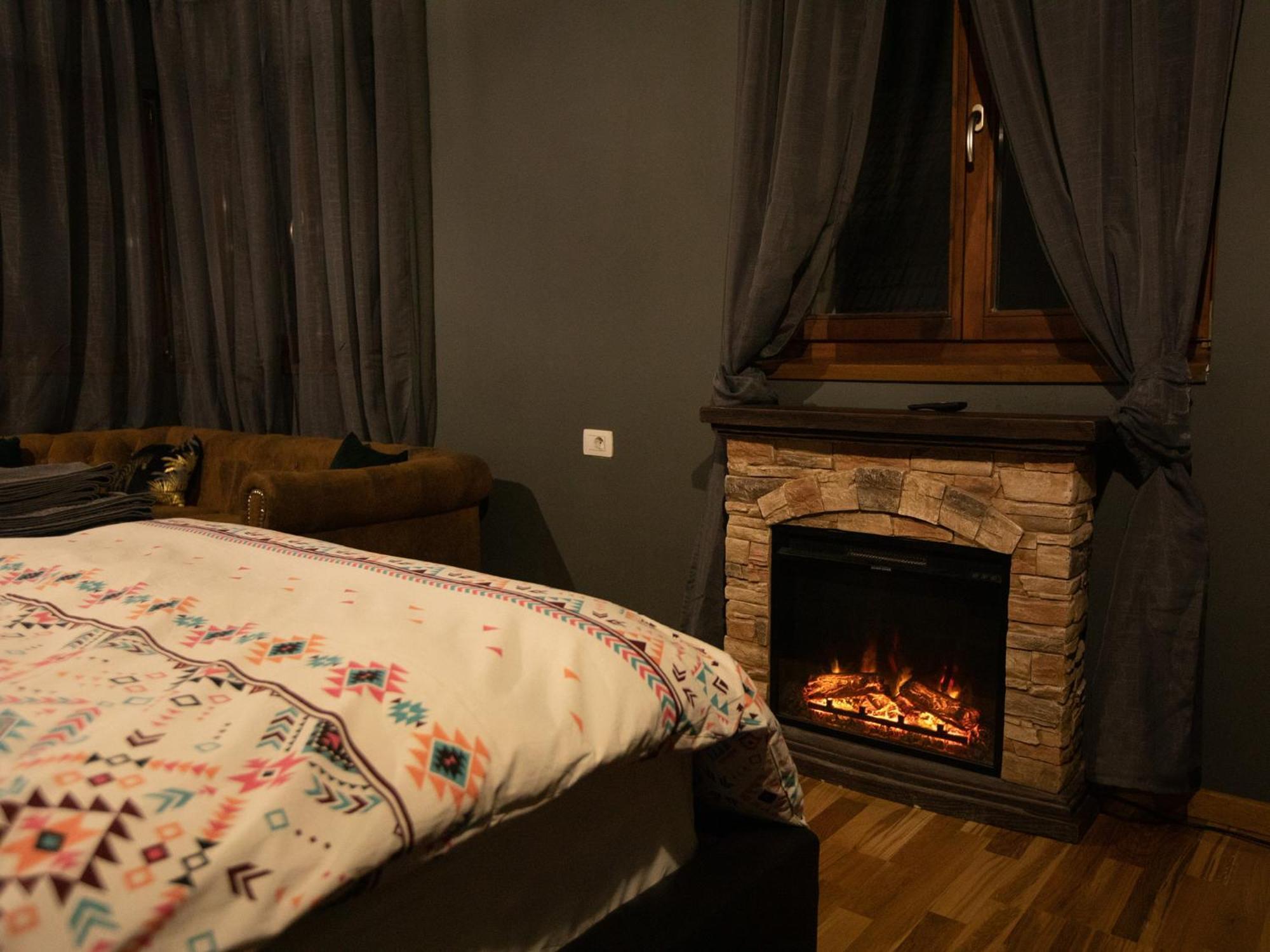 Maison de l'Amour Brebu Nou Extérieur photo