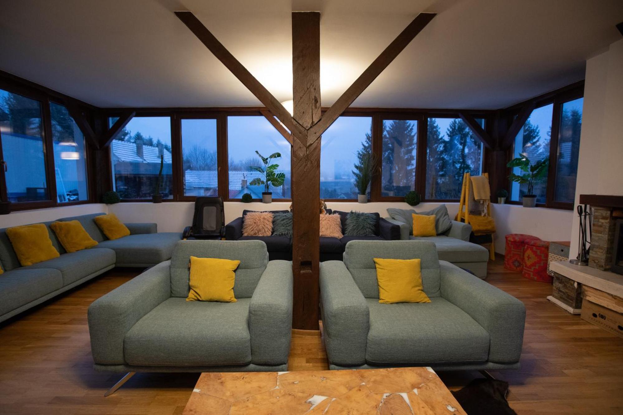 Maison de l'Amour Brebu Nou Extérieur photo